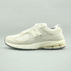 NEW BALANCE 2002R