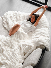 The Dreamer Oversized Cozy Throw Blanket – Ultra Soft & Warm