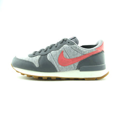 NIKE INTERNATIONALIST