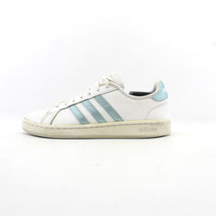 ADIDAS .