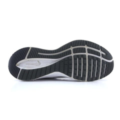 NIKE QUEST 3
