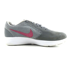 NIKE REVOLUTION 3
