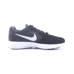 NIKE REVOLUTION 3