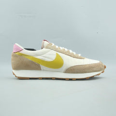 NIKE DAYBREAK