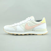 NIKE INTERNATIONALIST