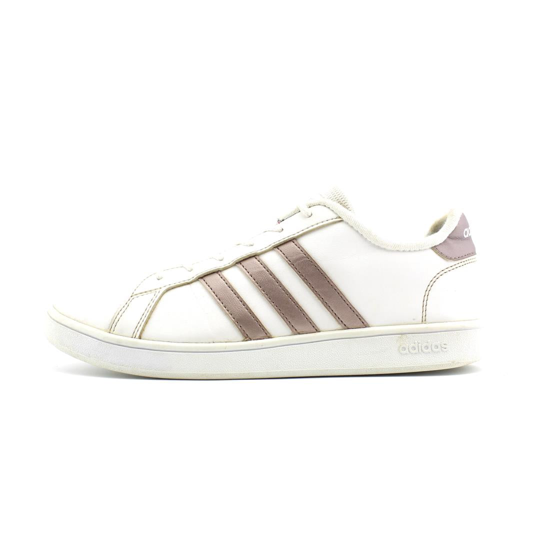 ADIDAS .