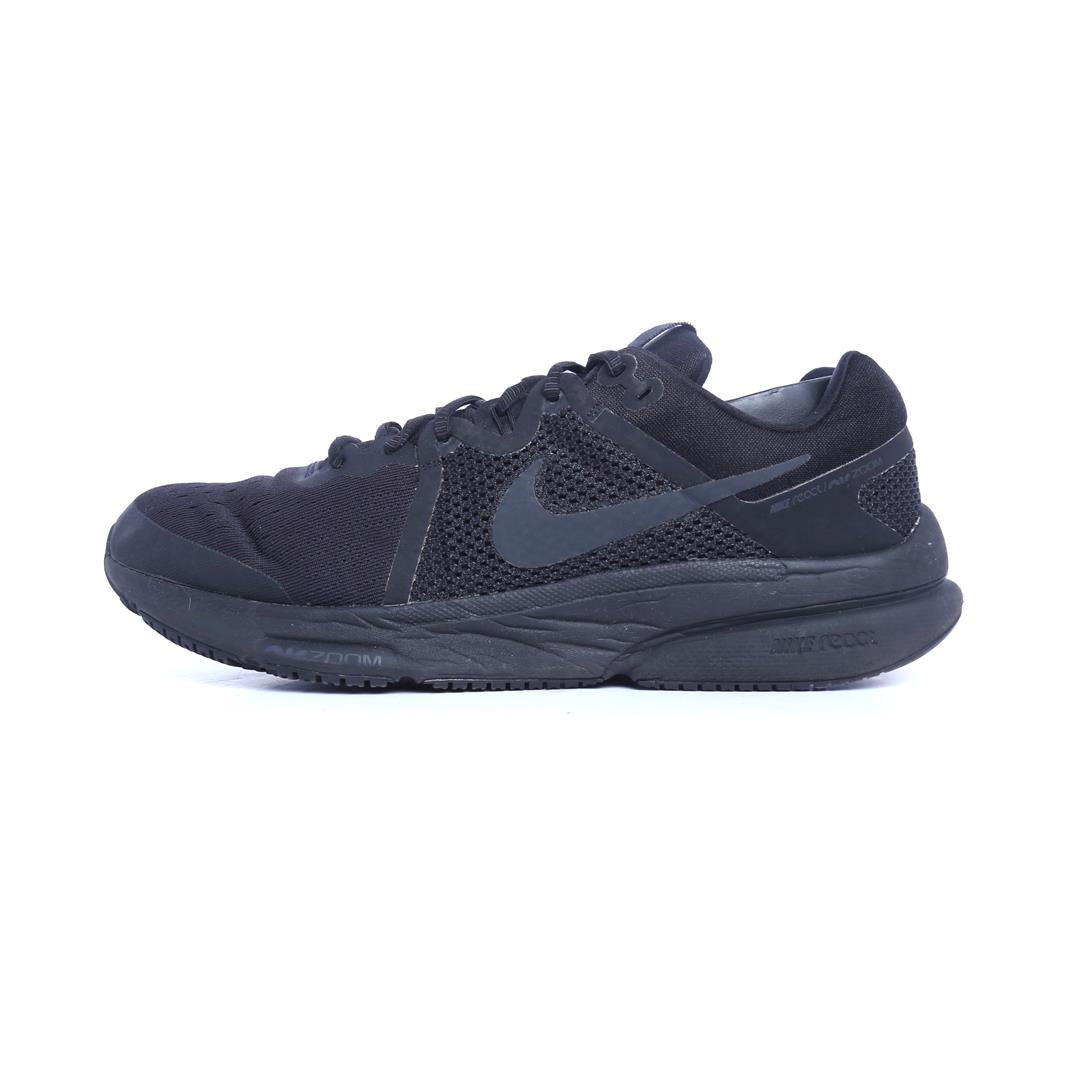NIKE ZOOM PREVAIL