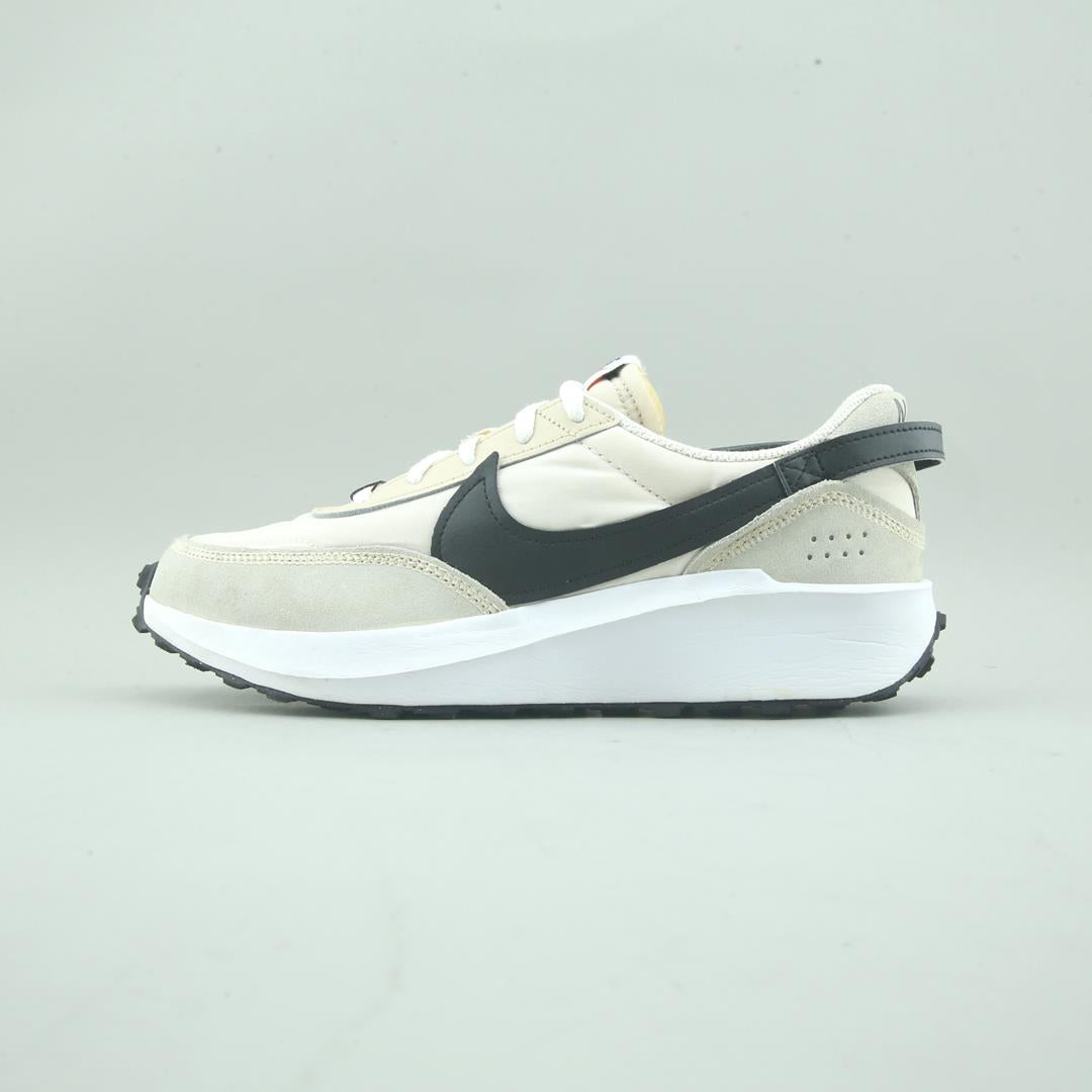 NIKE WAFFLE DEBUT