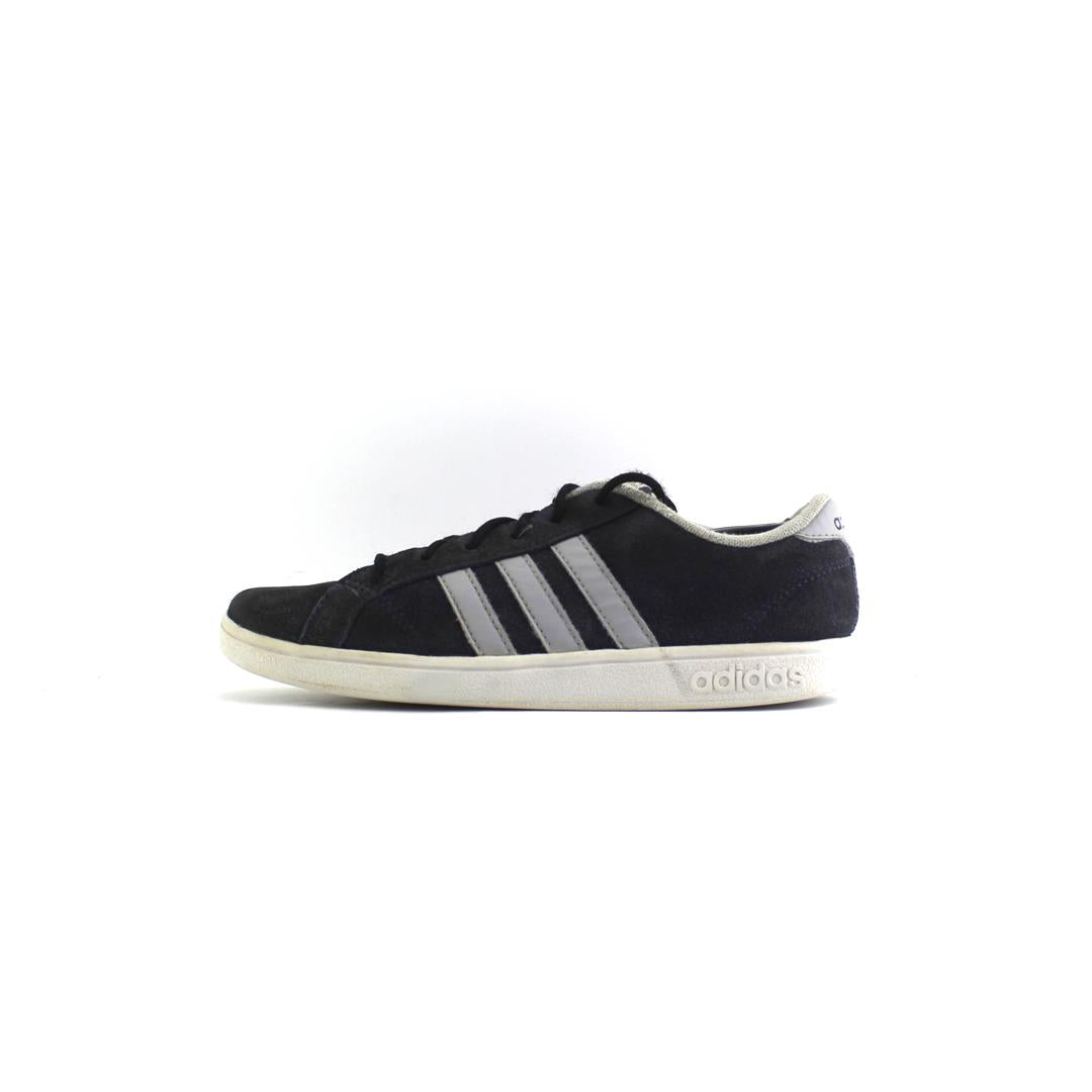 ADIDAS .