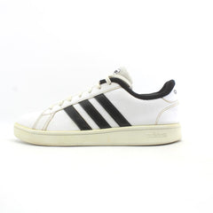 ADIDAS .