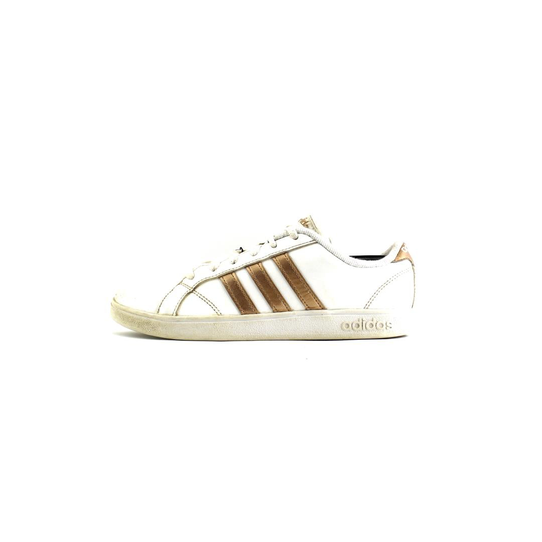 ADIDAS .