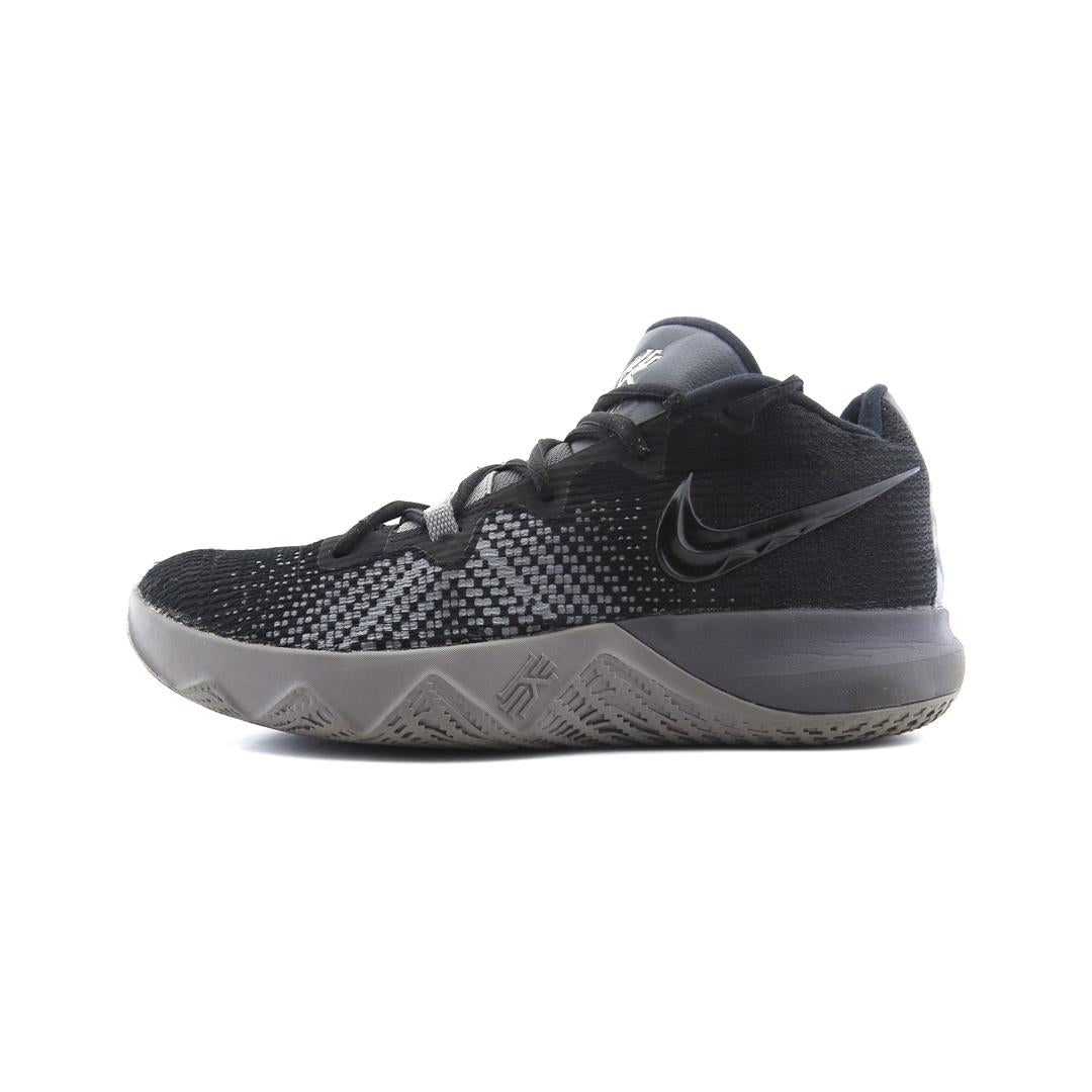 NIKE KYRIE FLYTRAP