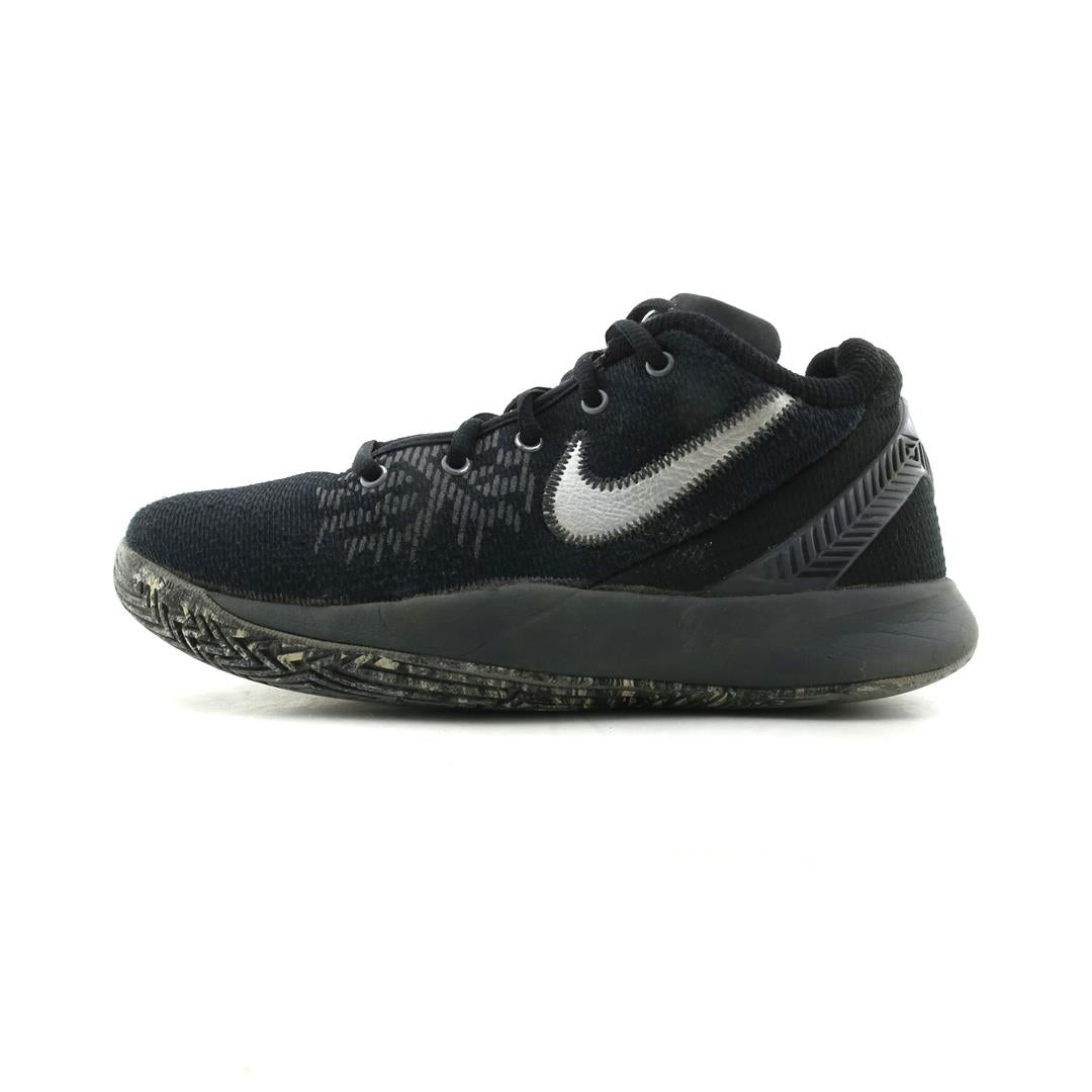 NIKE KYRIE FLYTRAP II