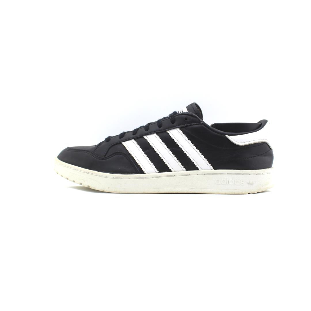 ADIDAS .