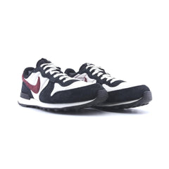 NIKE INTERNATIONALIST
