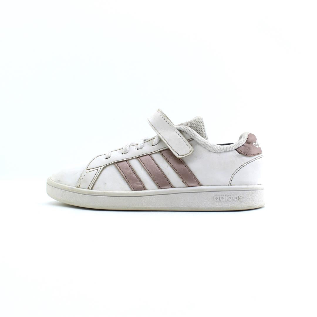 ADIDAS .