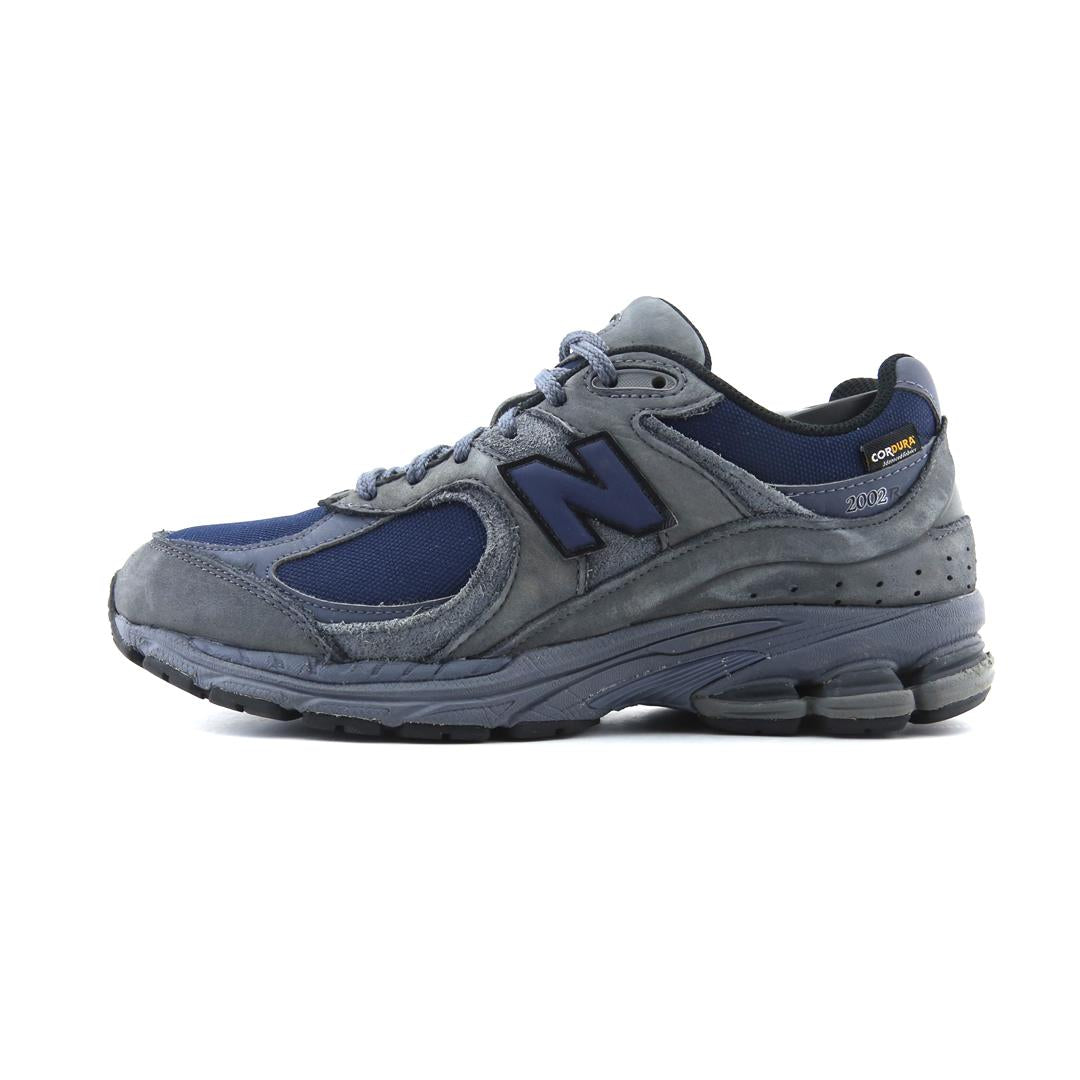 NEW BALANCE 2002R