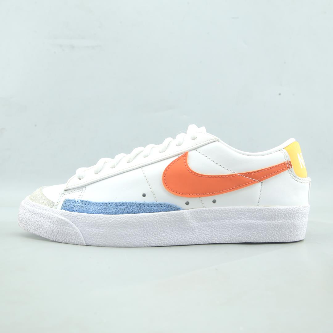NIKE  BLAZER LOW '77