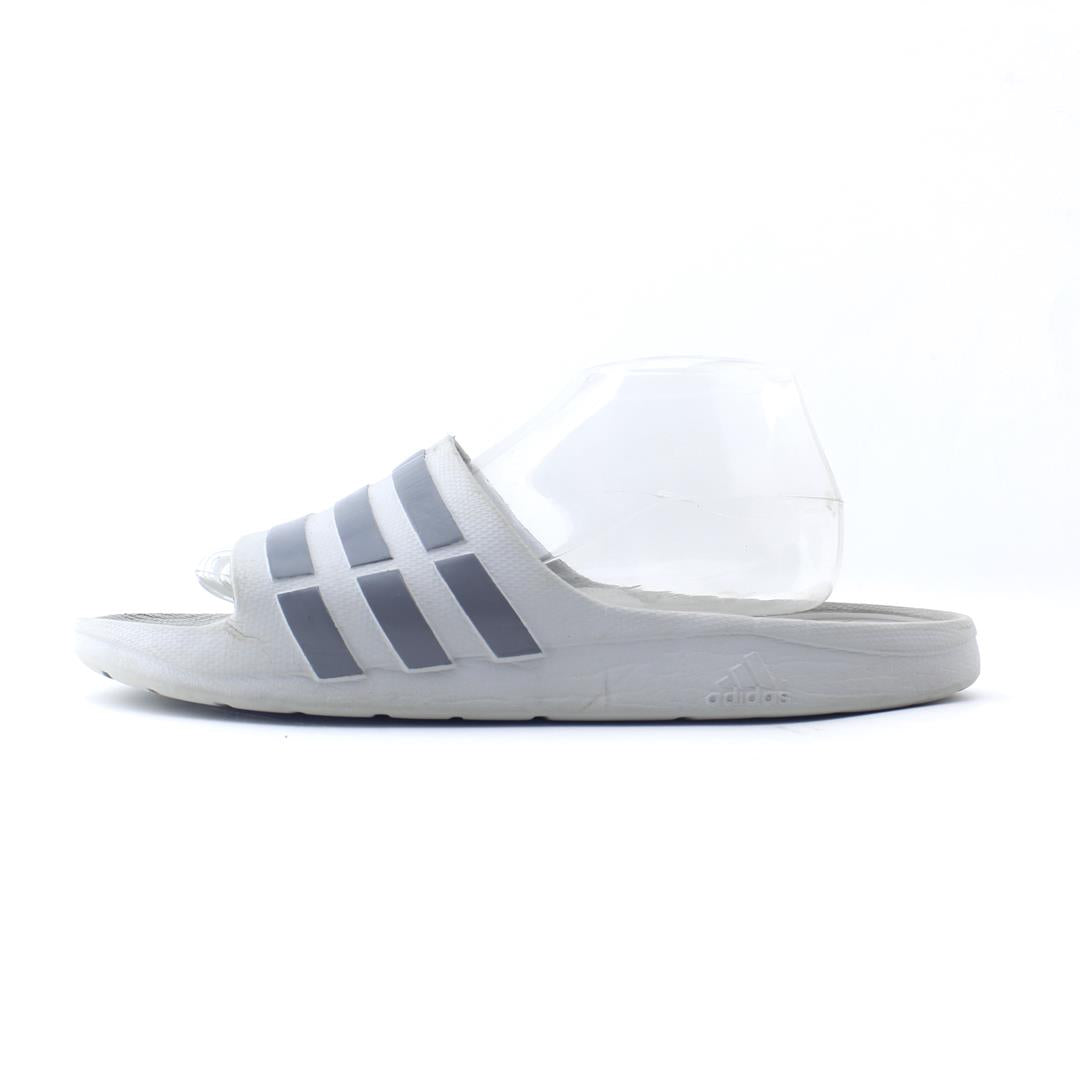 ADIDAS .