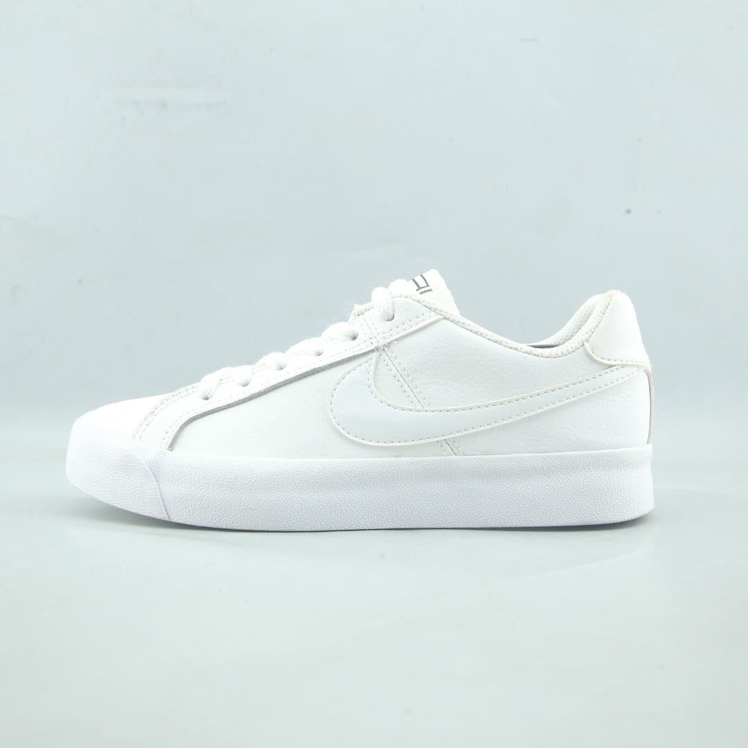 NIKE COURT ROYALE AC