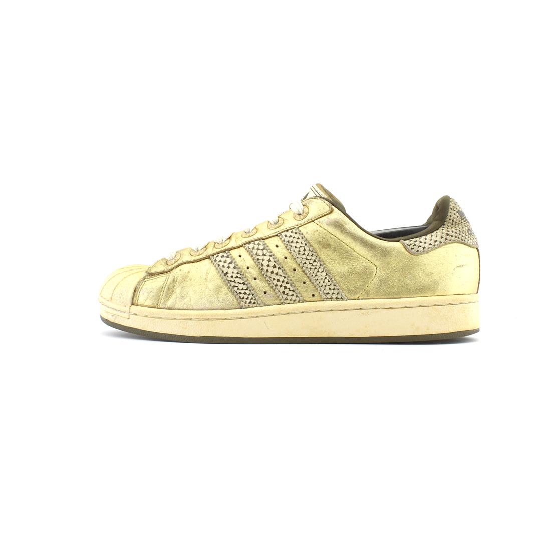 ADIDAS .
