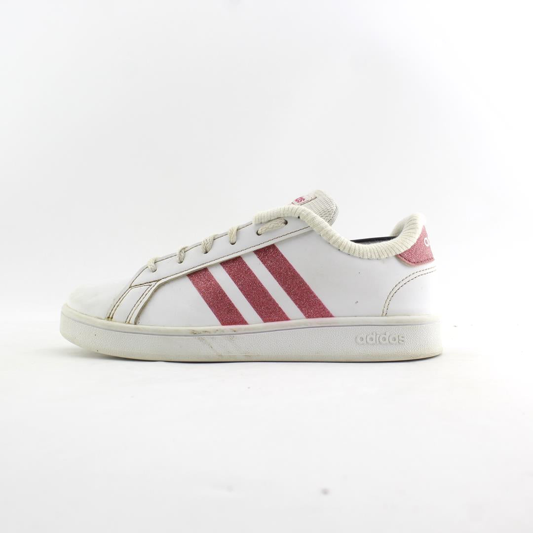 ADIDAS .