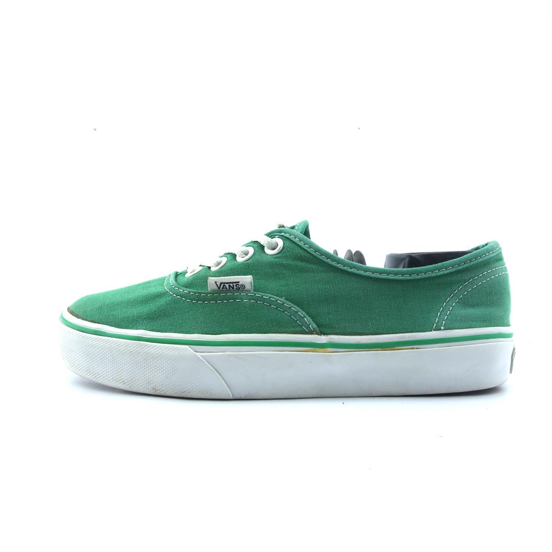 VANS AUTHENTIC