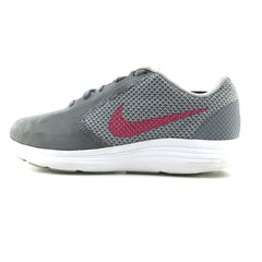 NIKE REVOLUTION 3