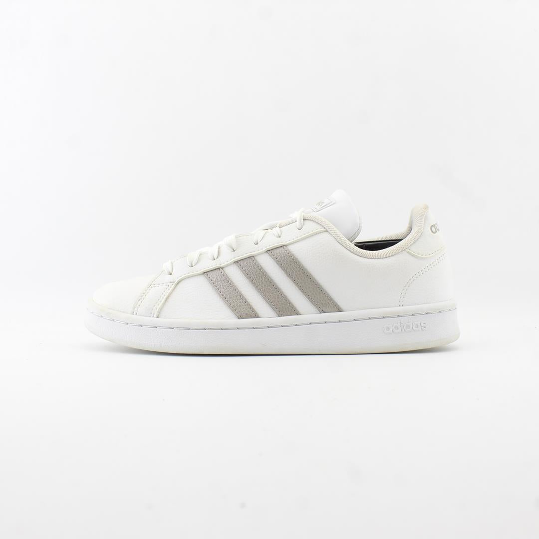 ADIDAS .