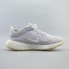 NIKE REVOLUTION 5