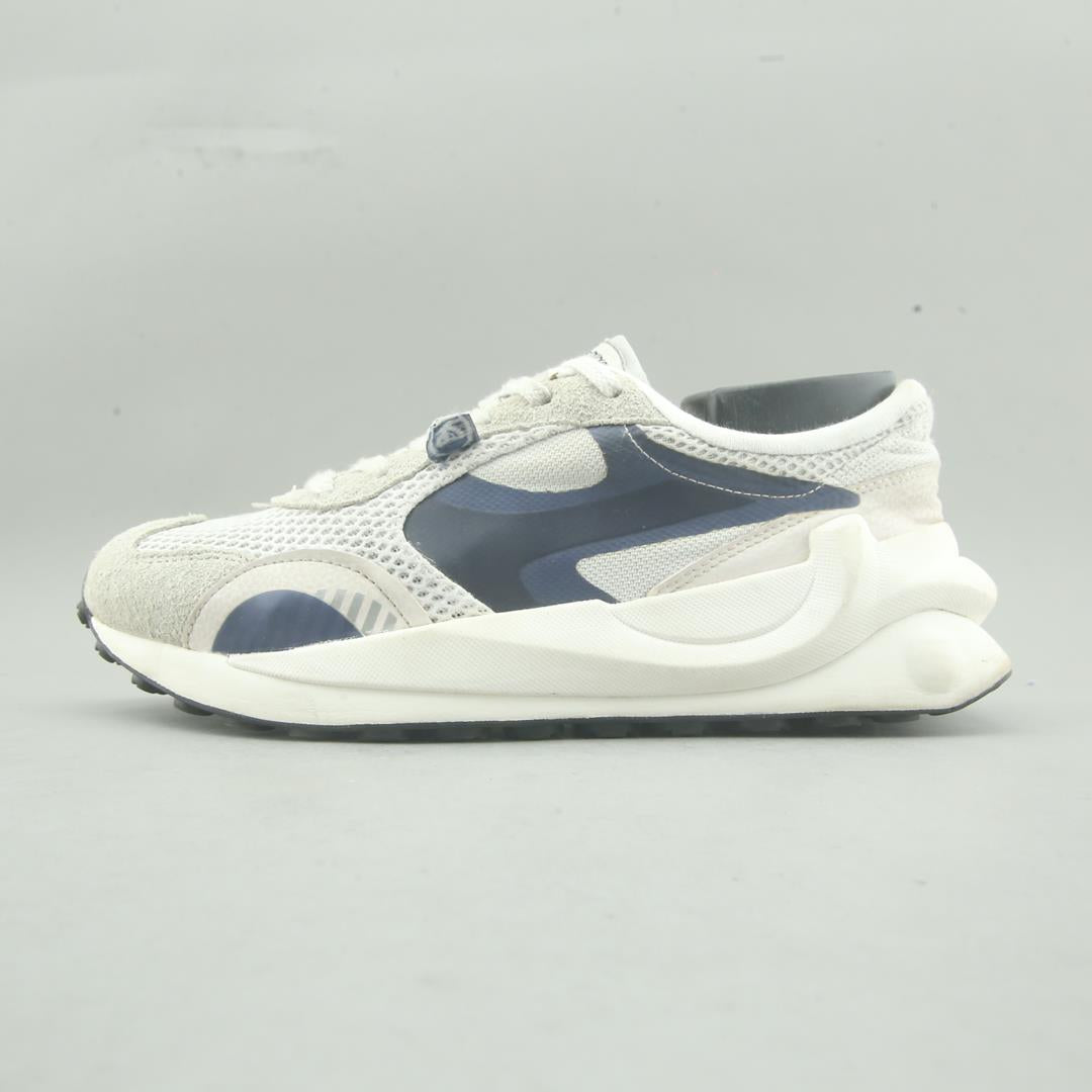 LI-NING COSMOS LIFESTYLE