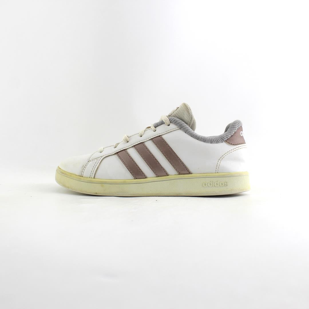 ADIDAS .