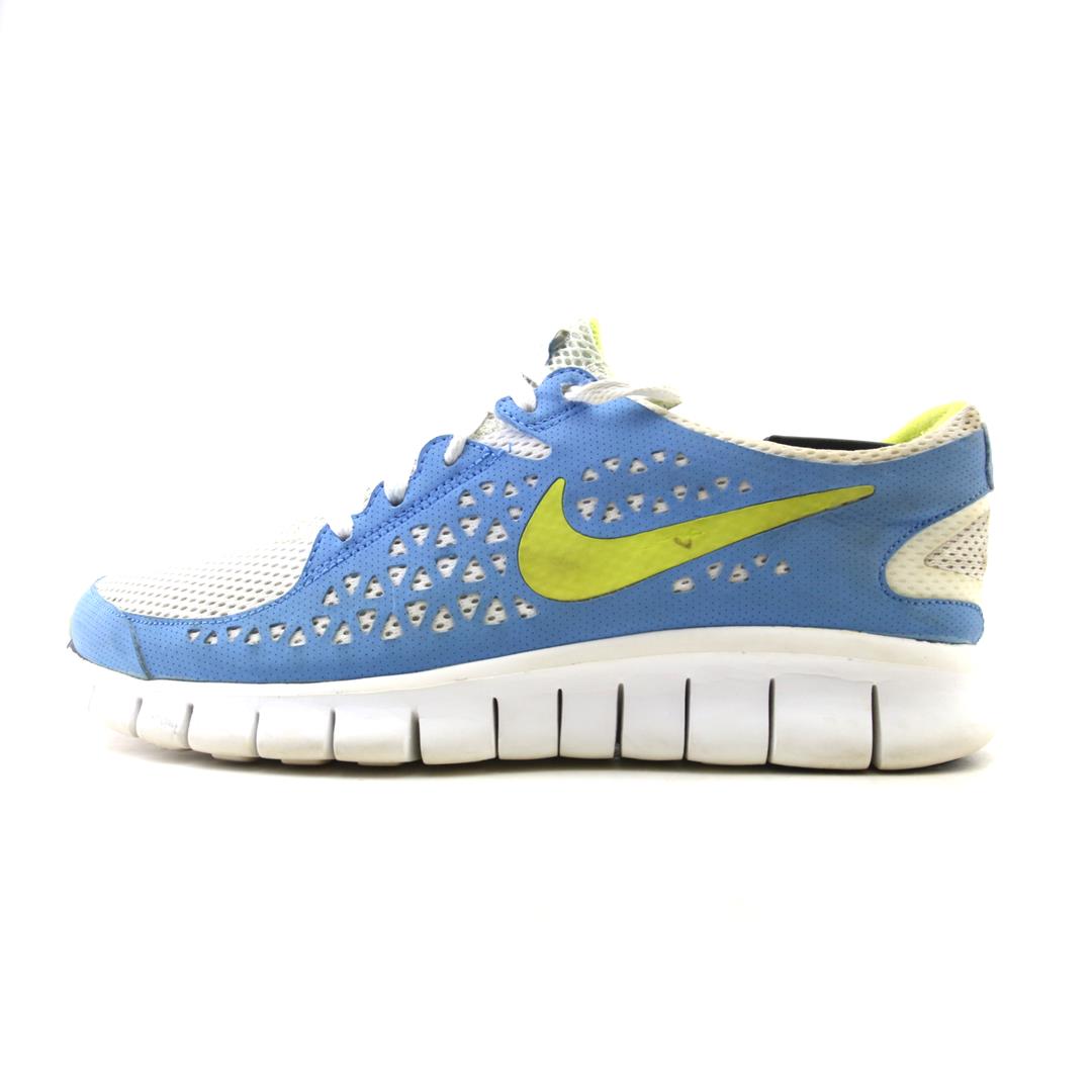NIKE FREE RUN