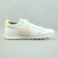 NIKE INTERNATIONALIST
