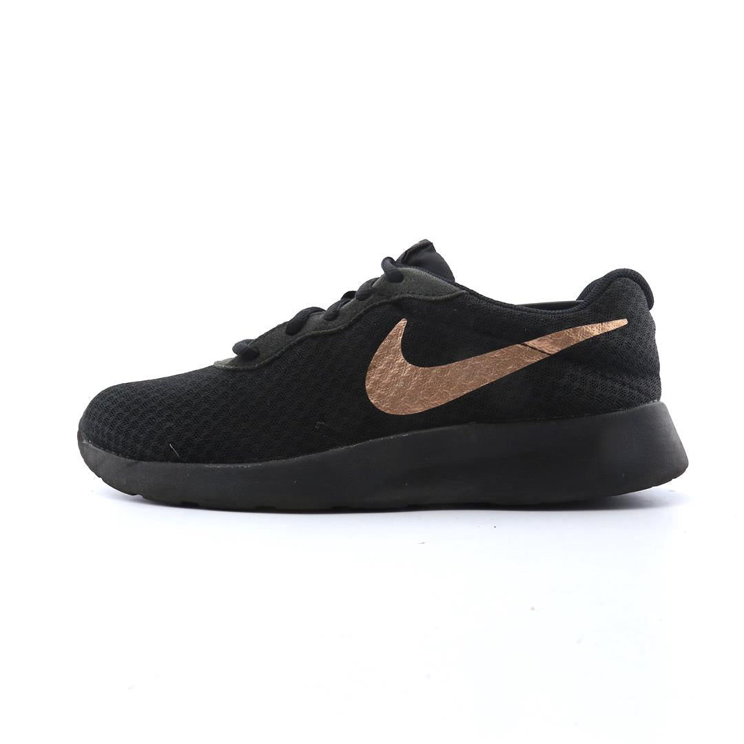 NIKE TANJUN