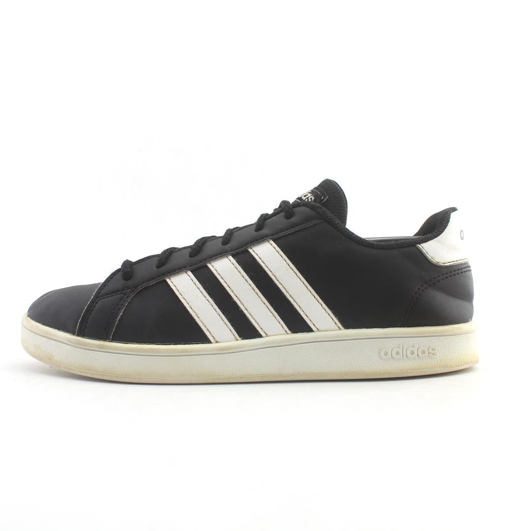 ADIDAS .