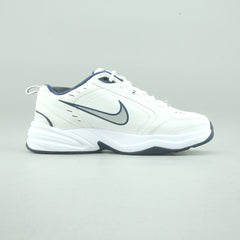 NIKE  AIR MONARCH IV