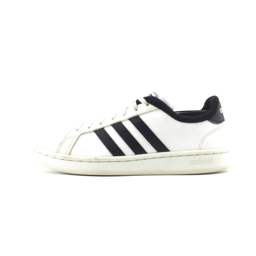 ADIDAS .