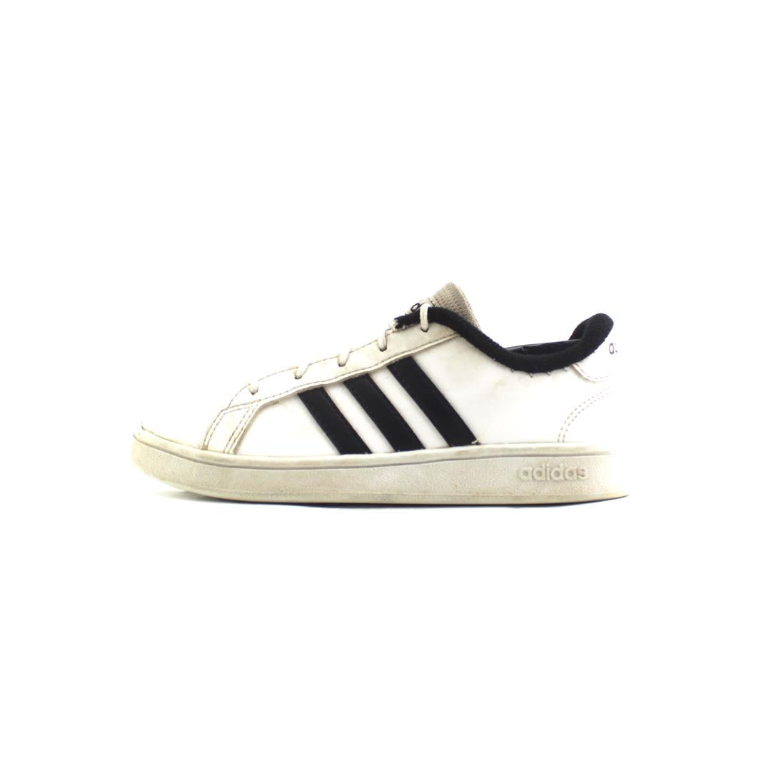 ADIDAS .