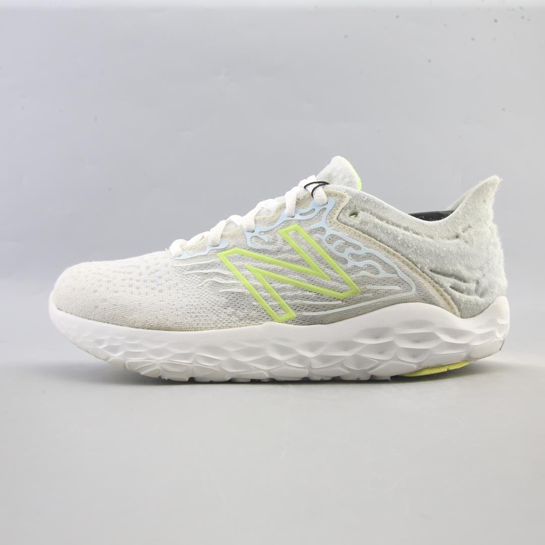 NEW BALANCE  FRESH FOAM BEACON V3
