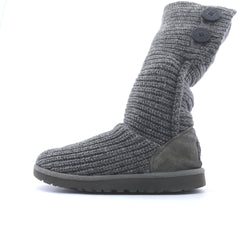 UGG  .