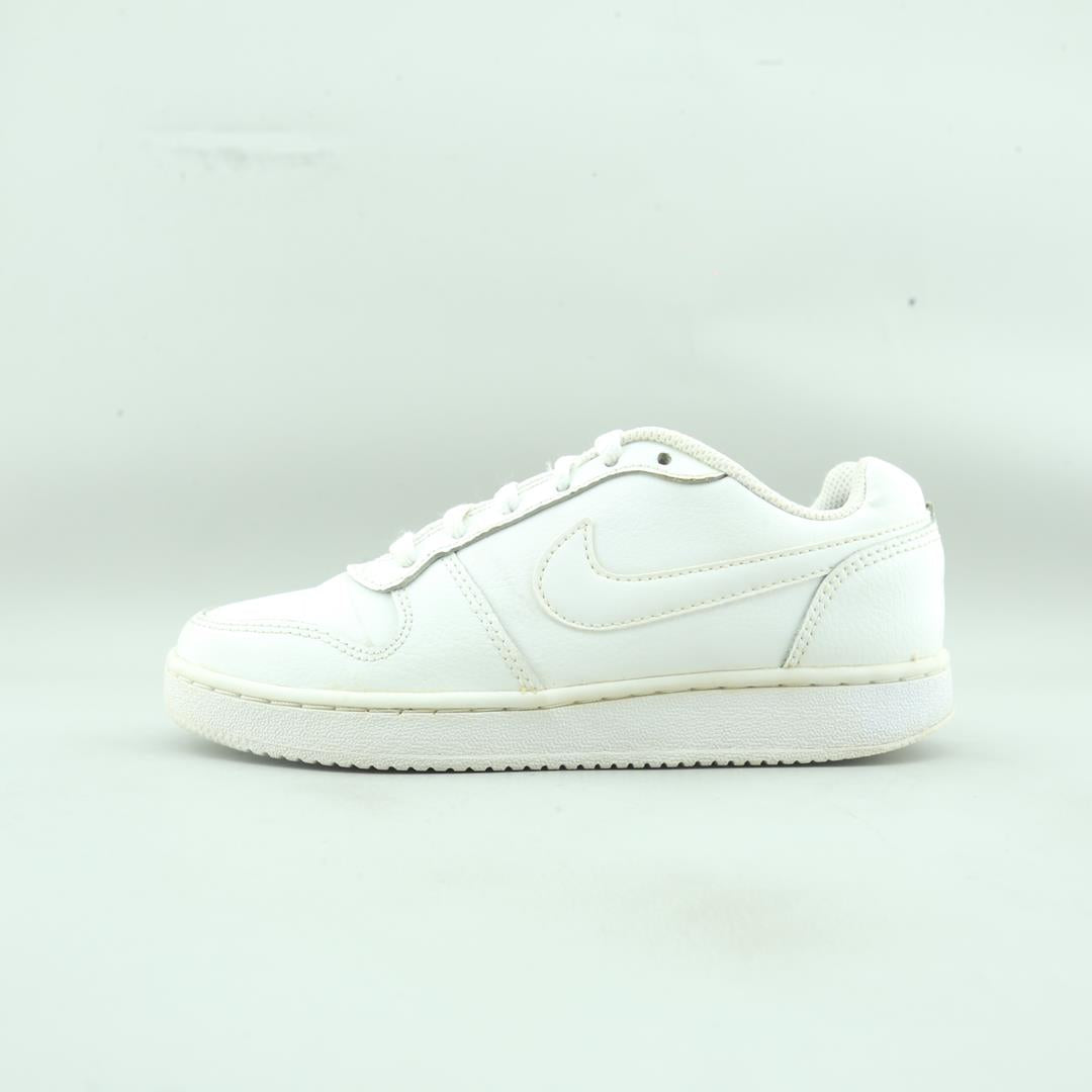 NIKE  EBERNON LOW