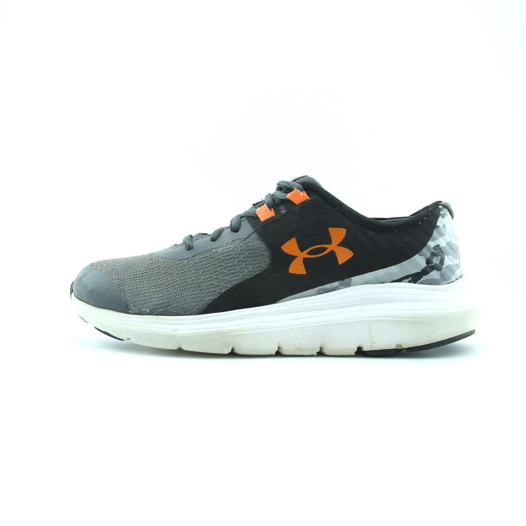 UNDER ARMOUR BGS OUTHUSTLE PRINT