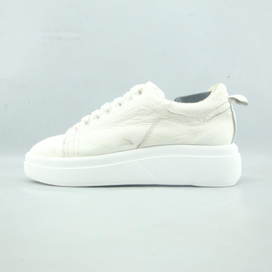 ZARA. .