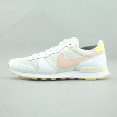 NIKE INTERNATIONALIST