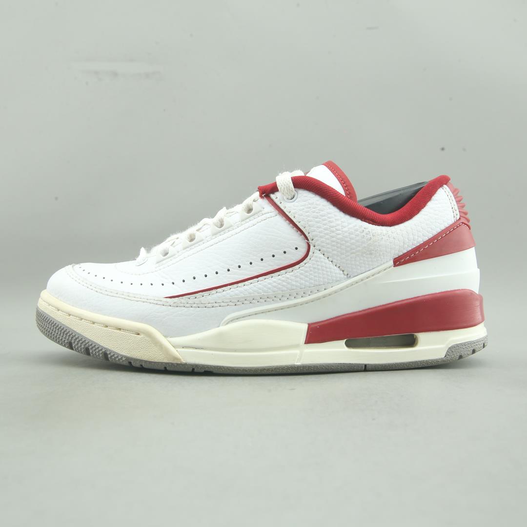 NIKE JORDAN 2/3