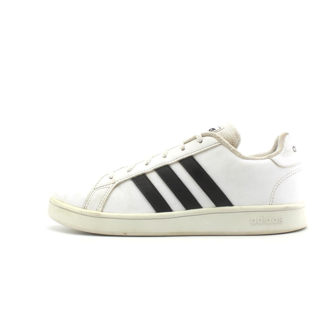 ADIDAS .