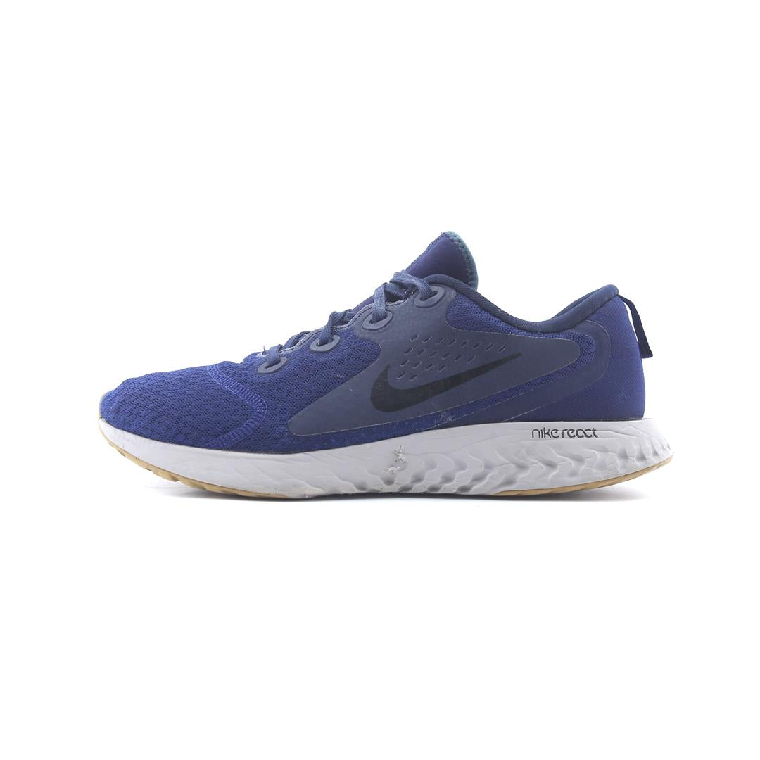 NIKE LEGEND REACT