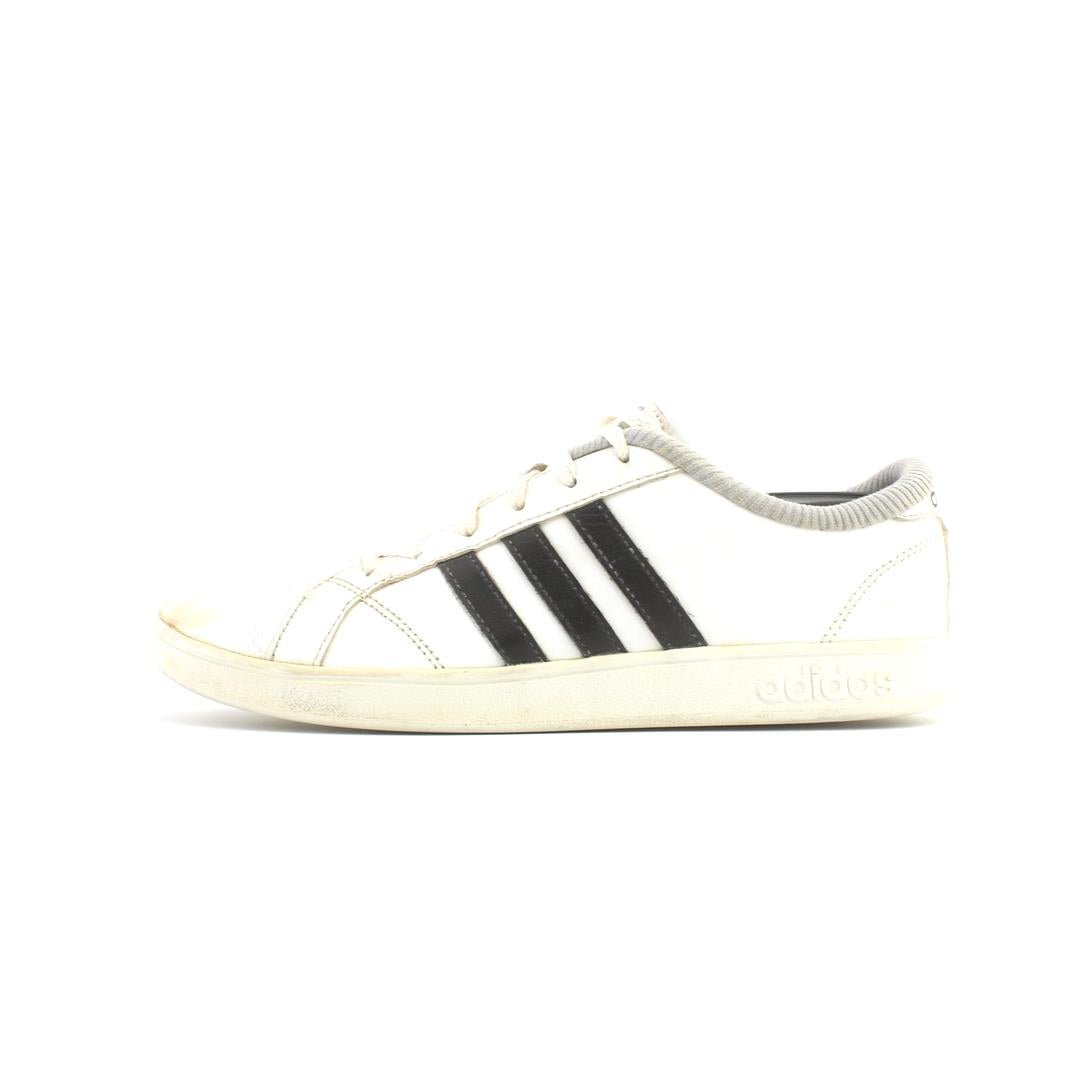 ADIDAS .