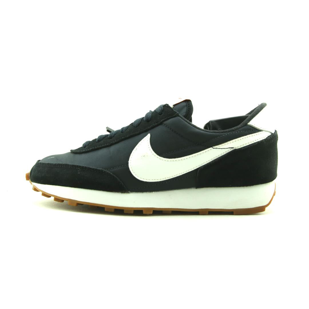 NIKE DAYBREAK